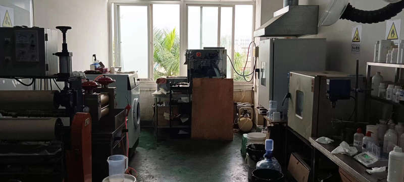 实验室3.jpg