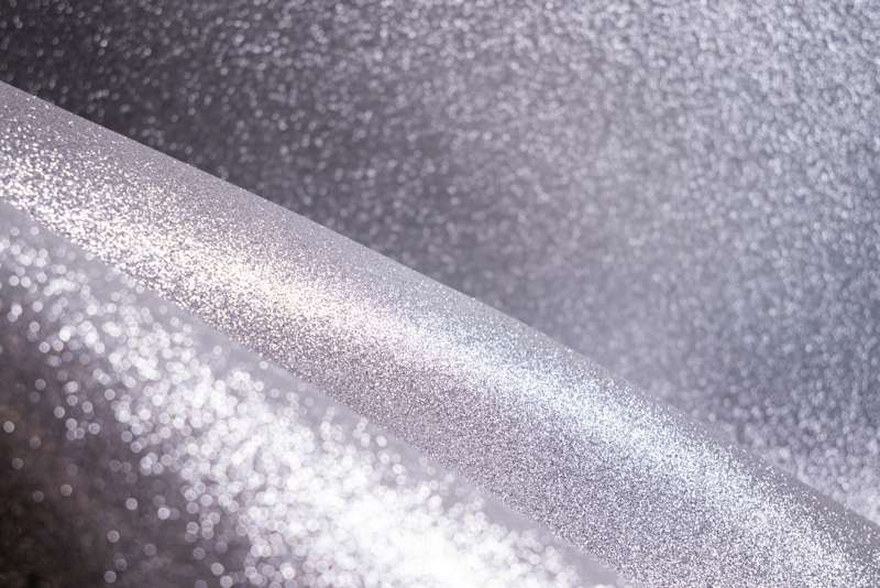 close-up-silver-sparks-glitter_2.jpg